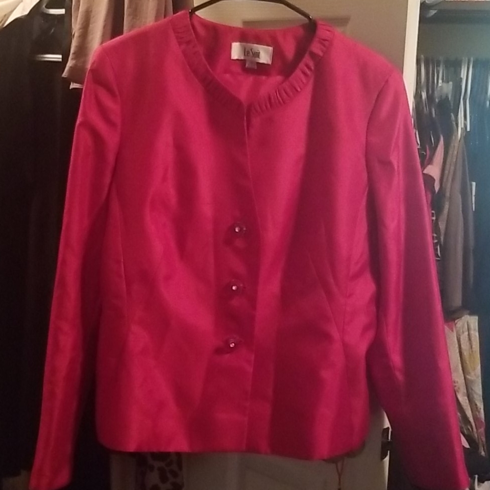 NEW!! NEVER WORN- Le Suit (Blazer and Skirt Set)